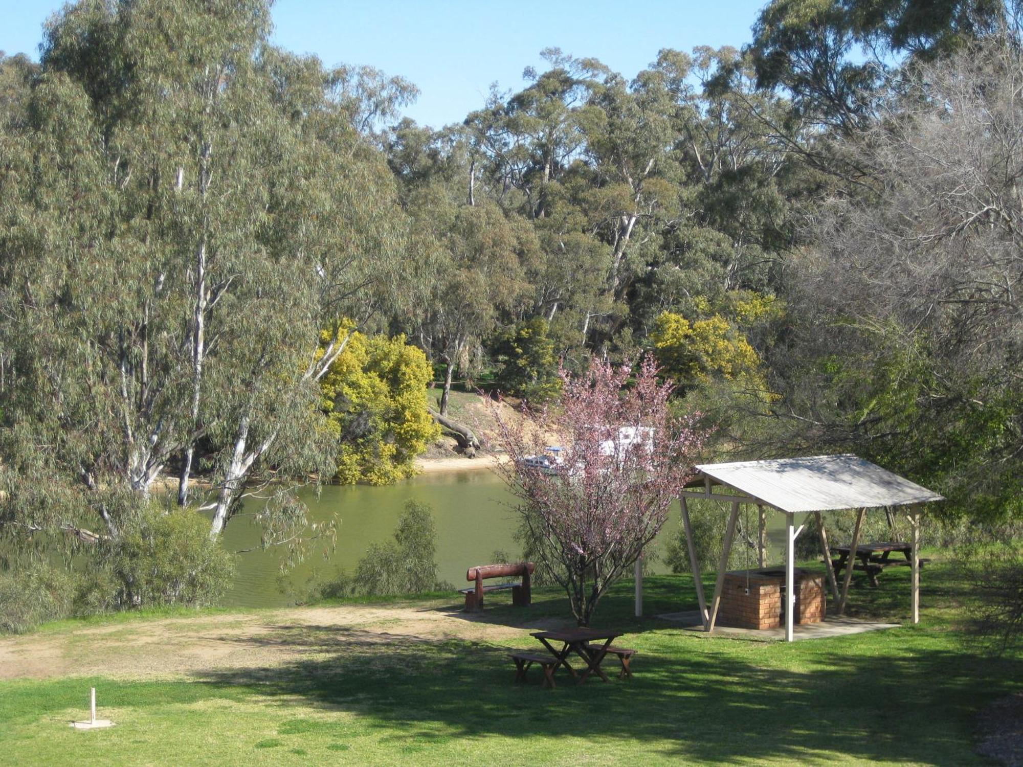 Cadell On The Murray Motel Moama Extérieur photo