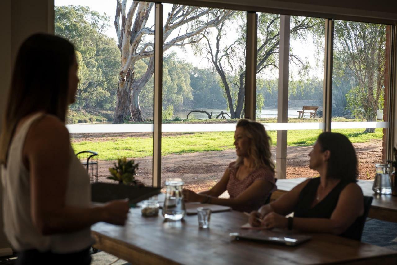 Cadell On The Murray Motel Moama Extérieur photo